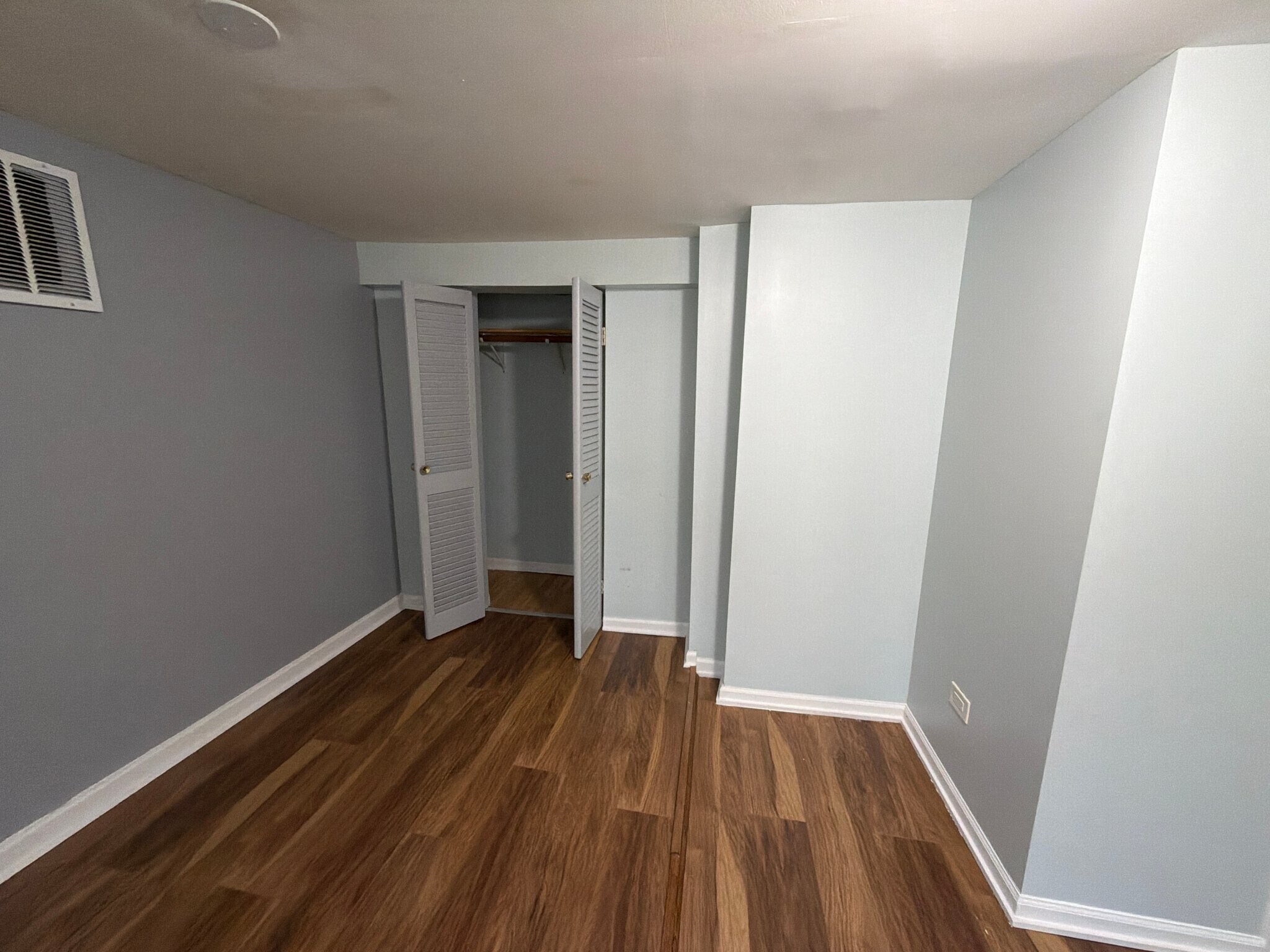 Building Photo - 2701 E 75th Pl