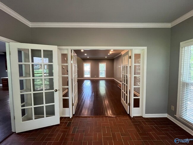 Building Photo - 146 Bob White Dr