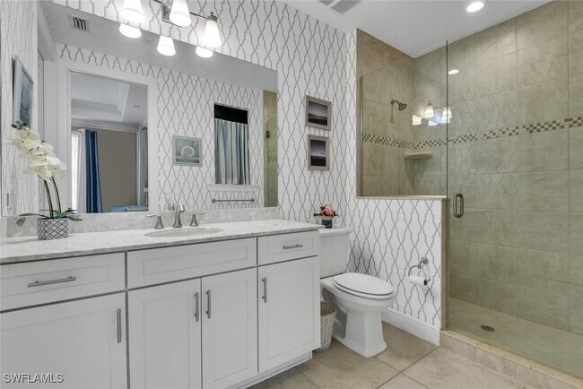 Building Photo - 2739 Tiburon Blvd E