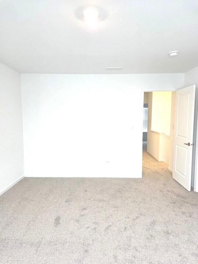 Building Photo - 14952 Dyer Ln