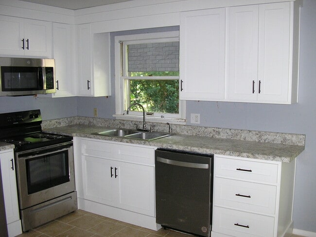 Building Photo - 506 Fairmont Ave