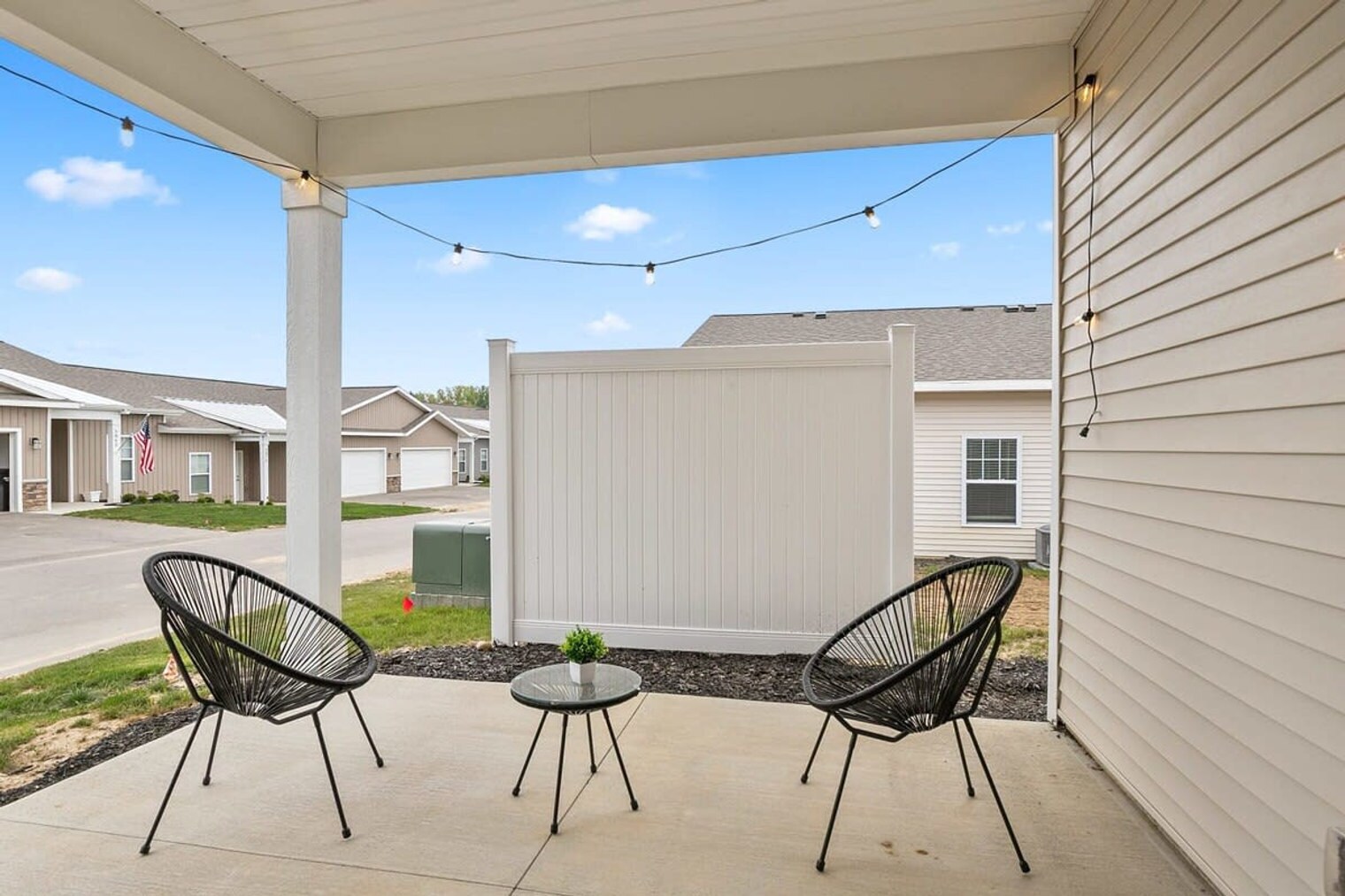 Building Photo - 5859 Zinfandel Ave