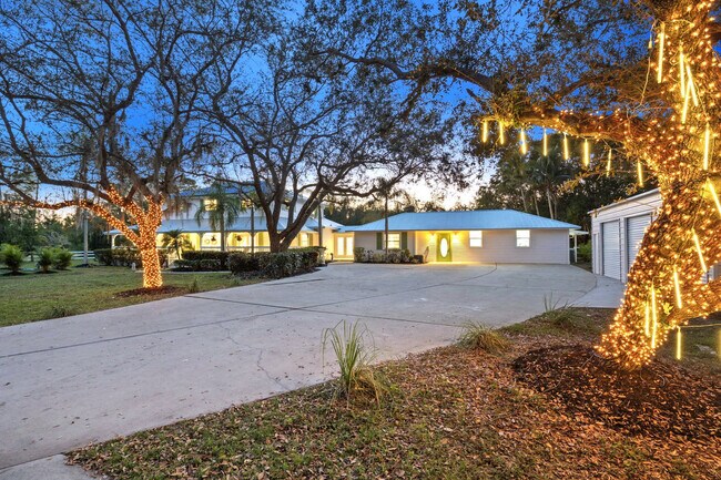 Building Photo - 15100 Sweetwater Ct