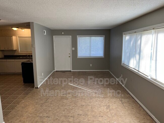 Building Photo - 636 Frayser Dr