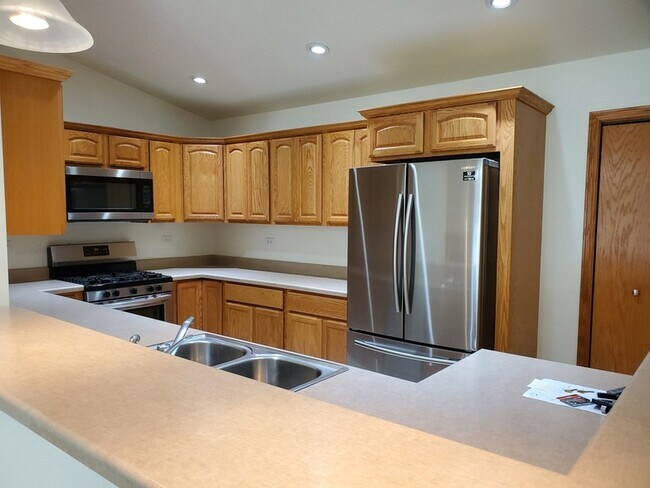 Building Photo - 332 Cassidy Ct