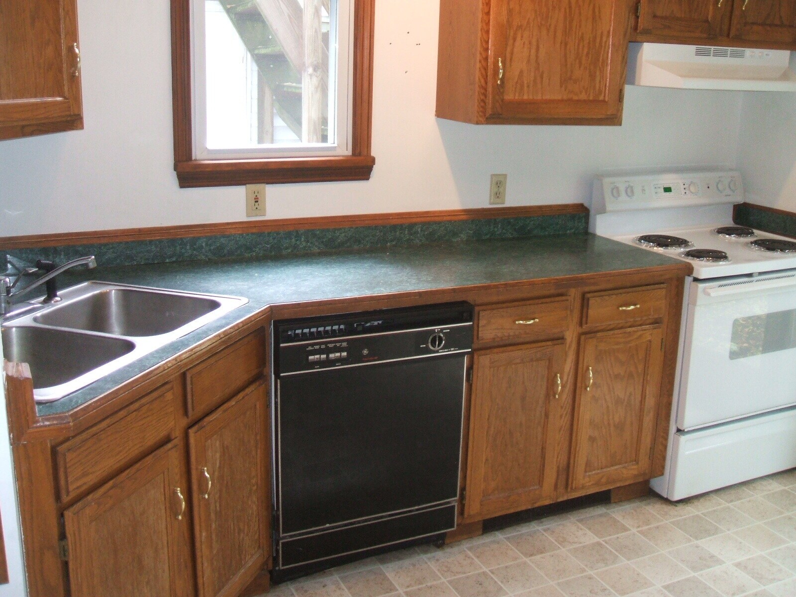 Building Photo - 824 Myrtle Ave