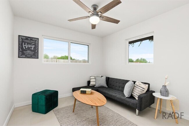 Building Photo - SPACIOUS 4 BED 3 BATH HOME FOR RENT!!!