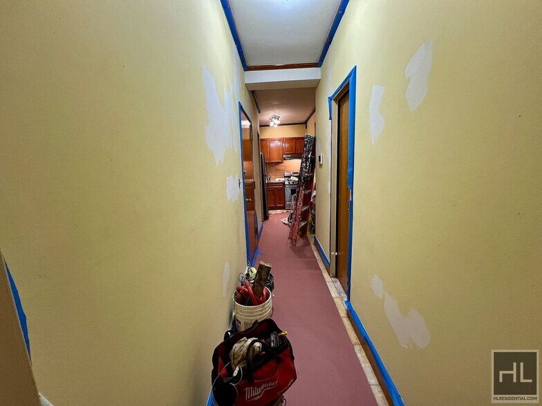 Building Photo - Spacious Studio Apartment In Prospect Heights Across The Street From Brooklyn Museum