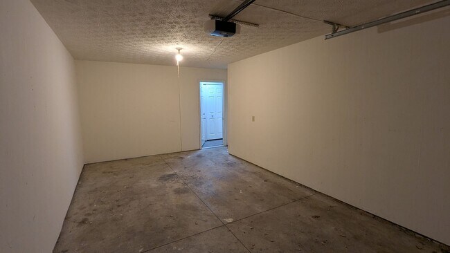 Building Photo - MN Cedar Village (859)