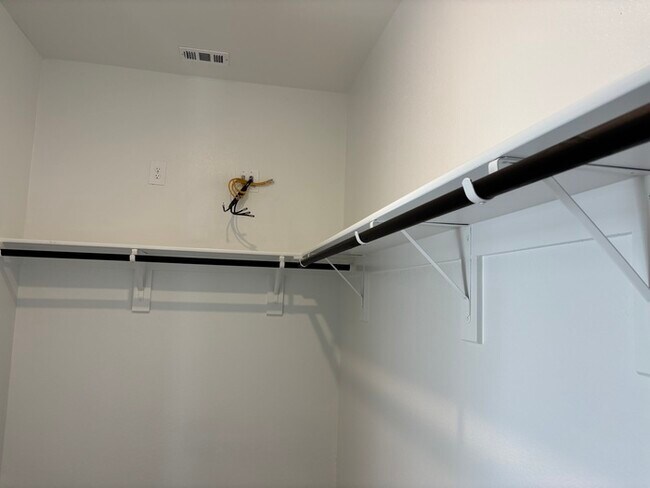 Building Photo - New Home for the New Year!