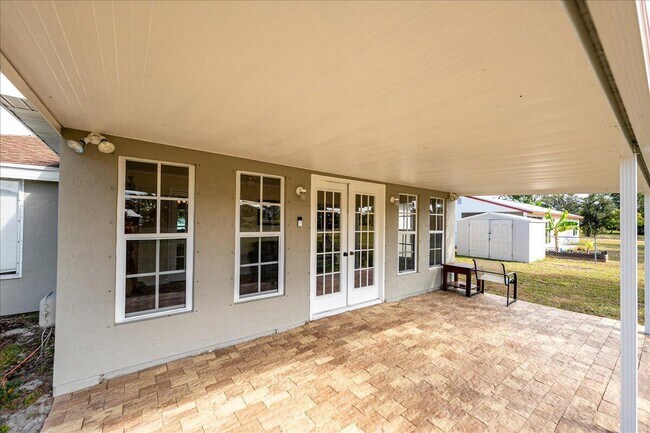 Building Photo - 1969 SE Redwing Cir