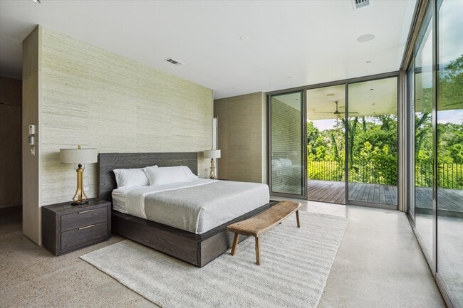 Building Photo - 9 Pinehill Ln