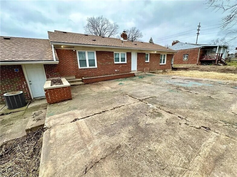 Building Photo - 624 Ruth Ave