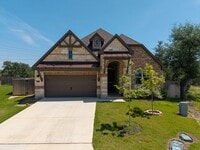 Building Photo - 1747 Dunvegan Pk