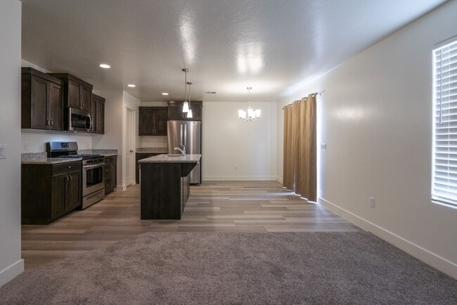 Building Photo - Desert Canyons End Unit – 4-Bedroom, 2.5-B...