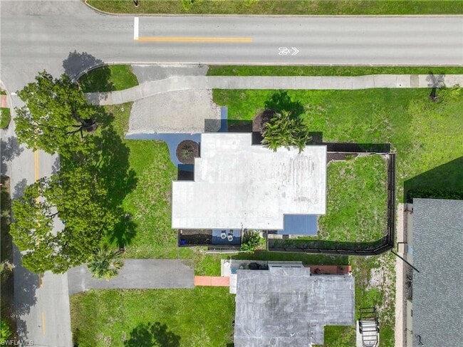 Building Photo - 1015 10th Ave N