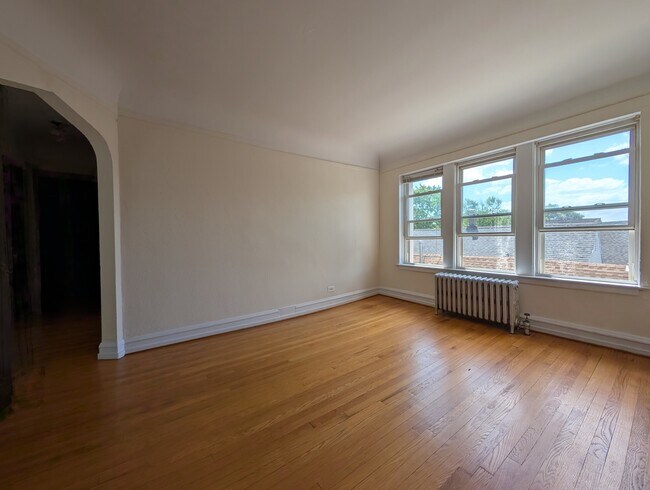 Building Photo - 2948 N Albany Ave