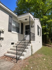 Building Photo - 2110 Elvira St
