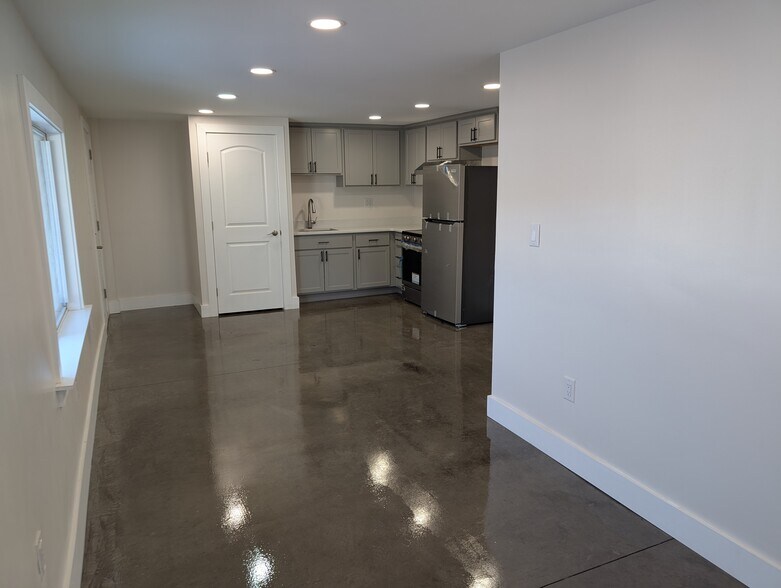Building Photo - 1611 US-11