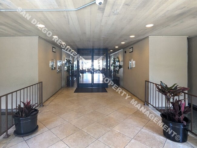 Building Photo - Charming Studio near the PB, the Bay and t...