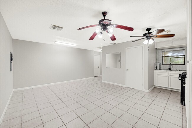 Building Photo - 8619 Arranmore Ln