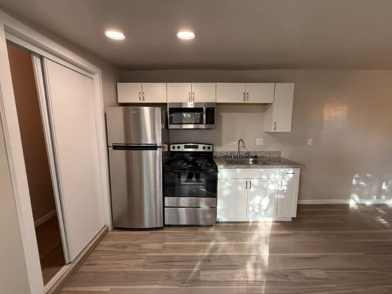 Building Photo - 3731 E Garden St