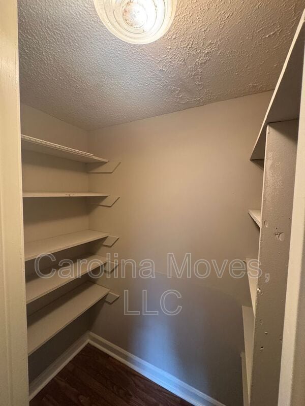 Building Photo - 172 Pine Creek Court Ext