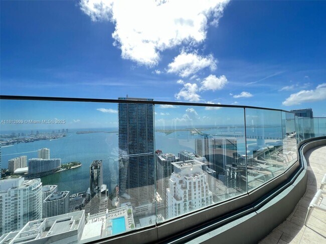 Building Photo - 1000 Brickell Plaza
