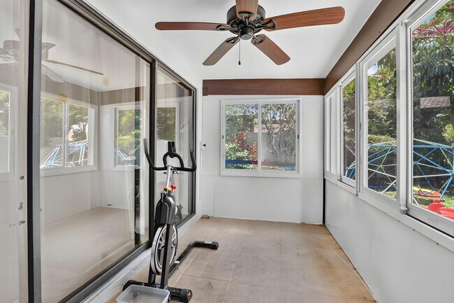 Building Photo - 7690 Solimar Cir