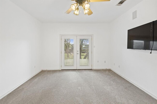 Building Photo - 500 Errol Dr