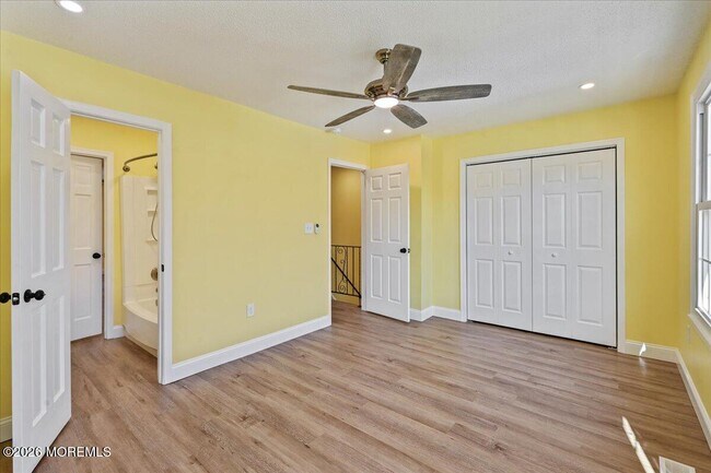 Building Photo - 1333 Paris Ct