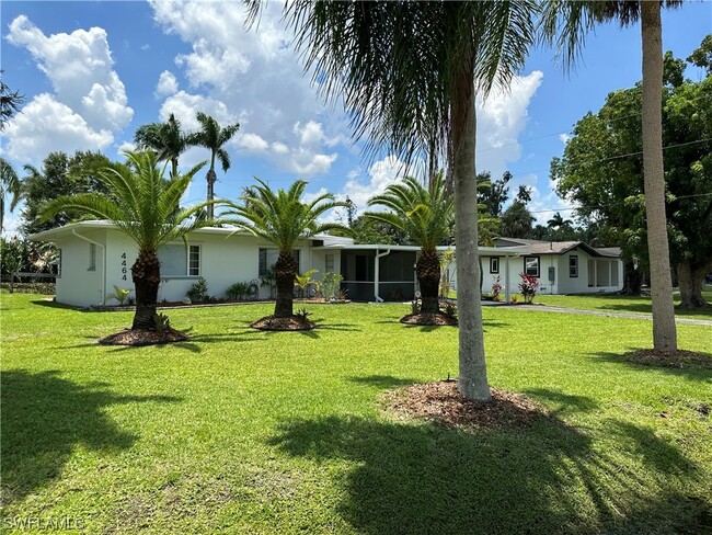 Primary Photo - 4464 E Riverside Dr