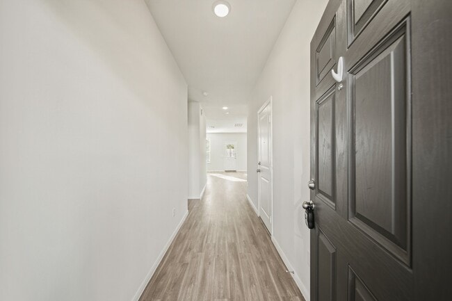 Building Photo - 312 Lippizan Dr