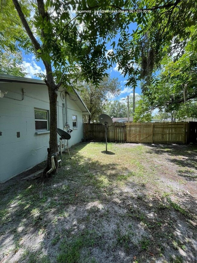 Building Photo - 1107 Calvary St