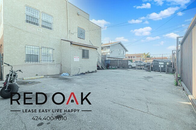 Building Photo - 4606 S Vermont Ave