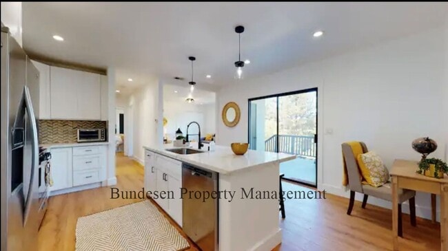 Building Photo - Furnished or Unfurnished 1-Bed in Petaluma...