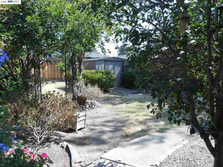 Backyard Shed - 19358 San Miguel Ave
