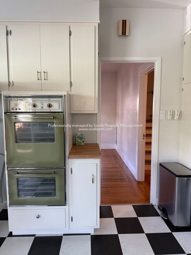 Building Photo - Charming 1920s Alameda East End  2BR+ / 1B...