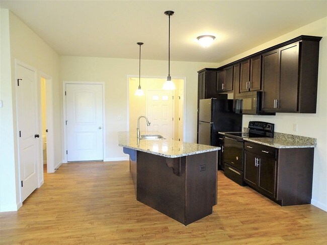 Building Photo - 329 Cedar Hollow