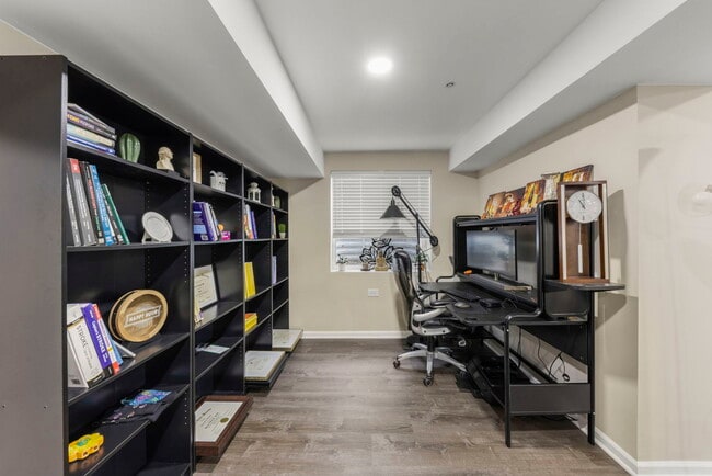 Building Photo - 2220 Weatherbee Ln