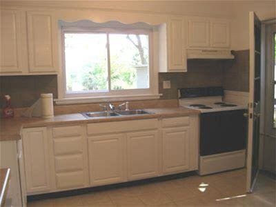 Building Photo - 2419 Salua Dr