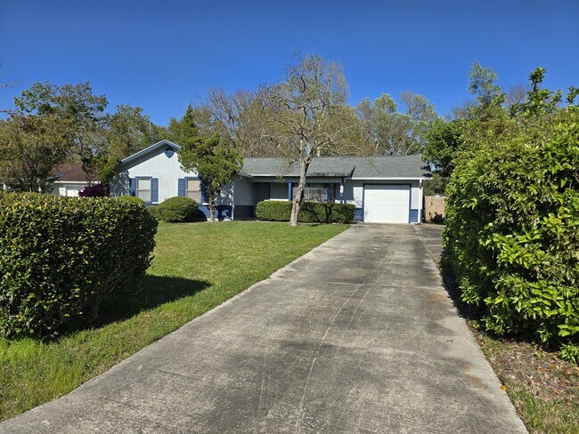 Building Photo - 425 Sunnyside Dr