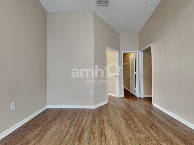 Building Photo - 837 Greenbelt Cir