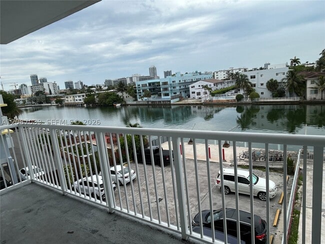 Building Photo - 110 S Shore Dr