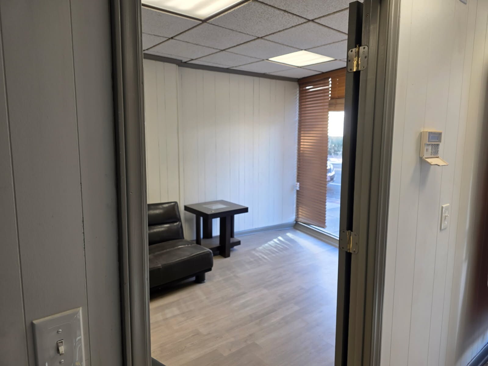 Building Photo - 116 W Main St