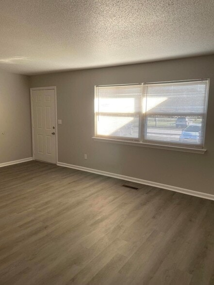 Building Photo - 4759 Tessie Ln