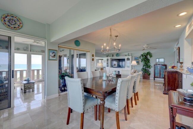 Building Photo - 1555 NE Ocean Blvd