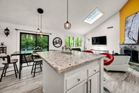 Building Photo - 213 Ledge Dr