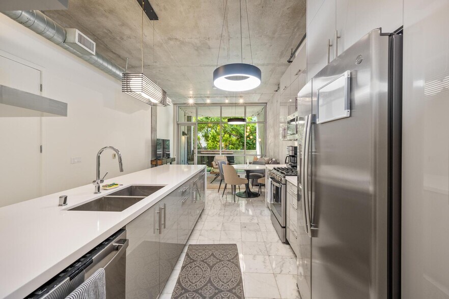 Building Photo - 1025 Island Ave