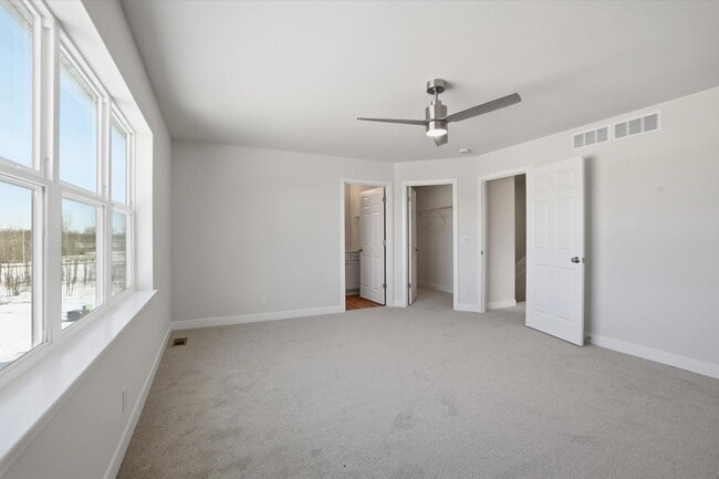 Building Photo - 330 Cattail Ct